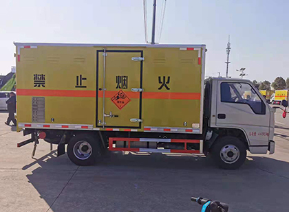 江西爆破器材运输车工人安全操作规范与智能技术保障